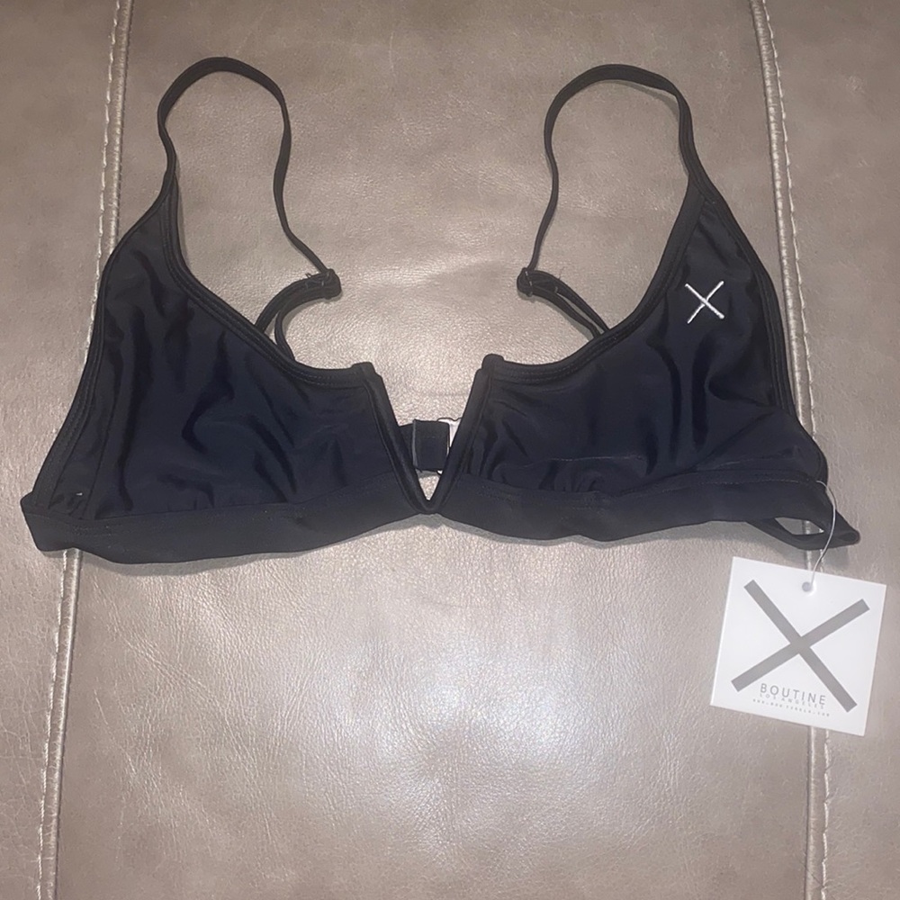 NWT Boutine LA V-Cut Top
